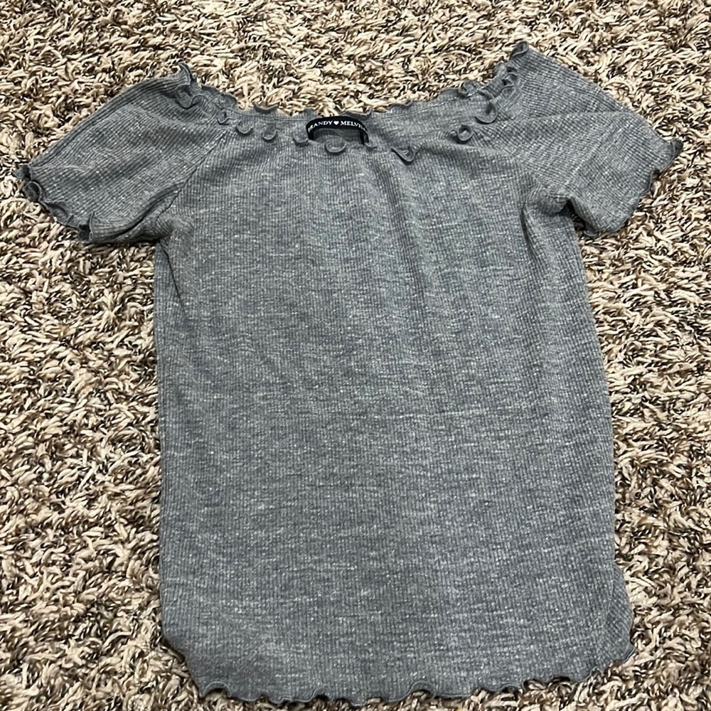 Brandy Melville Cropped shirt